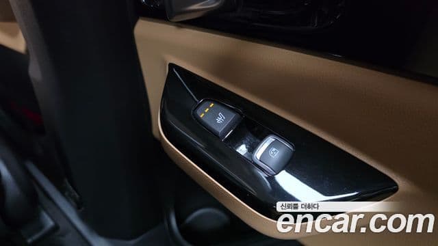 Kia Carnival 2023 — Şəkil 18/20