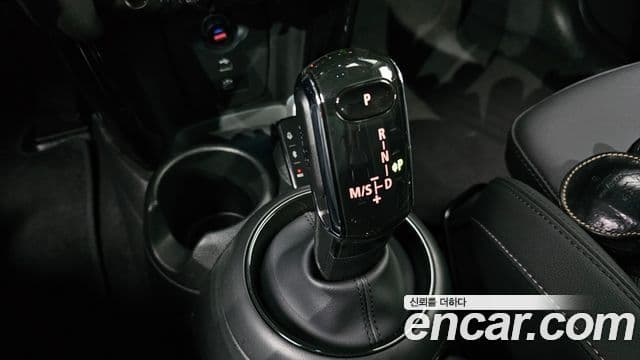 Mini Cooper 2023 — ფოტო 9/20