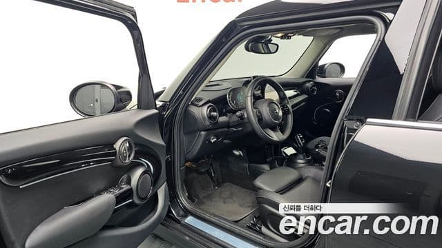 Mini Cooper 2023 — ფოტო 10/20