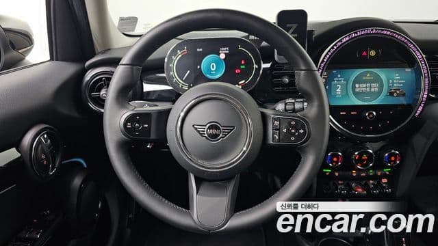 Mini Cooper 2023 — ფოტო 13/20