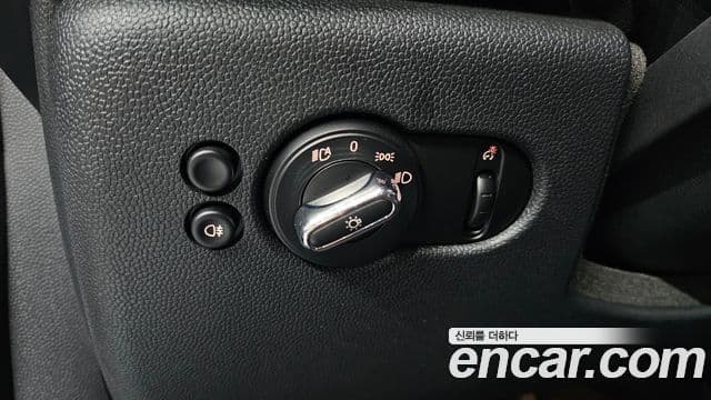 Mini Cooper 2023 — ფოტო 17/20