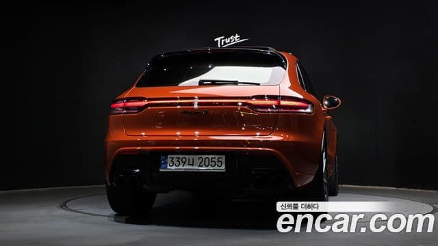 Porsche Macan 2022 — Фото 3/20