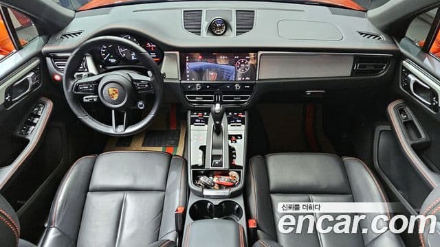 Porsche Macan 2022 — Фото 6/20