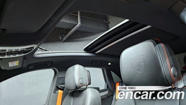 Porsche Macan 2022 — Фото 17/20