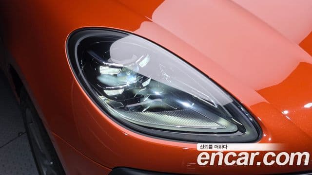 Porsche Macan 2022 — Photo 7/30
