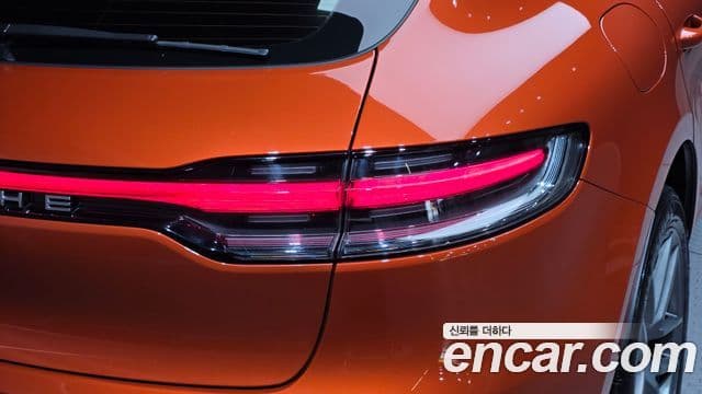 Porsche Macan 2022 — Photo 14/30
