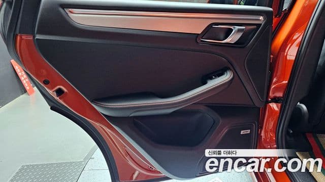 Porsche Macan 2022 — Photo 15/30