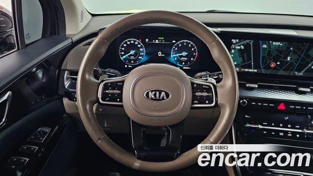 Kia Carnival 2021 — Фото 13/20