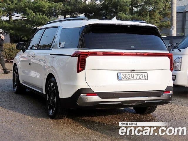 Kia Carnival 2024 — ფოტო 2/20