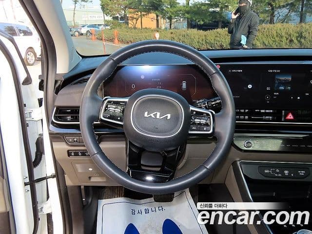 Kia Carnival 2024 — ფოტო 8/20