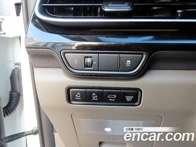 Kia Carnival 2024 — ფოტო 13/20