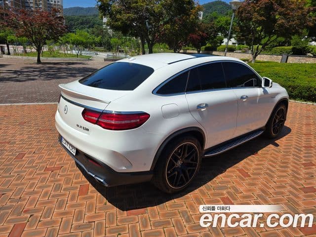 Mercedes-Benz GLE-Class 2019 — Photo 20/20