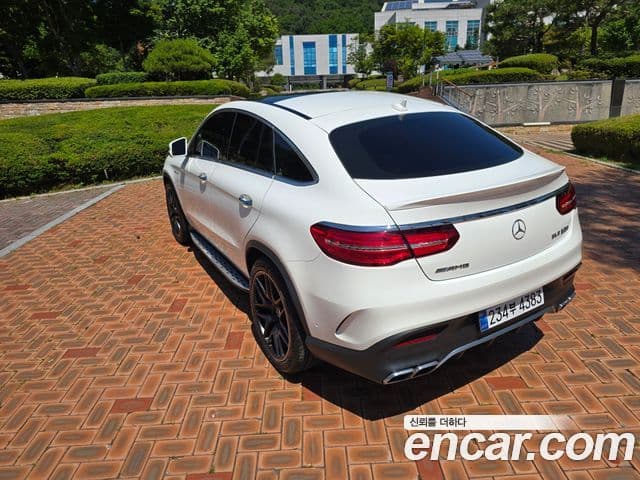 Mercedes-Benz GLE-Class 2019 — Photo 14/20