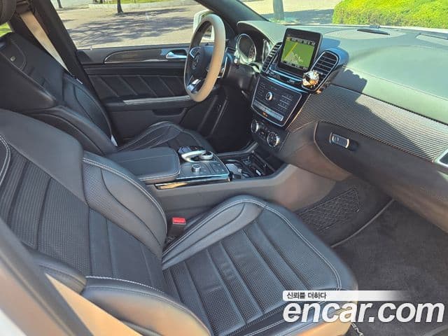 Mercedes-Benz GLE-Class 2019 — Photo 10/20
