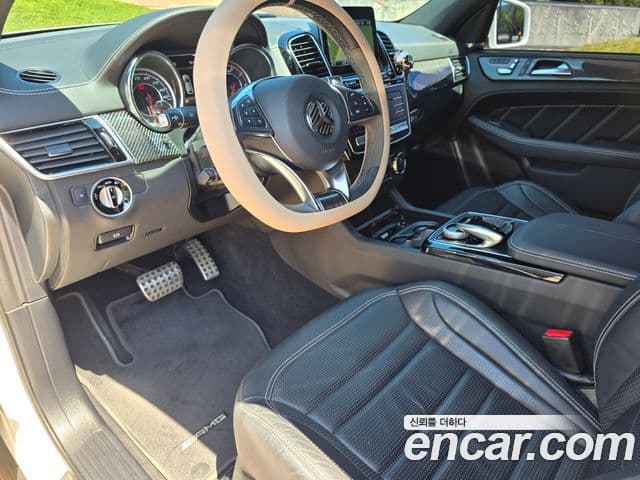 Mercedes-Benz GLE-Class 2019 — Photo 3/20