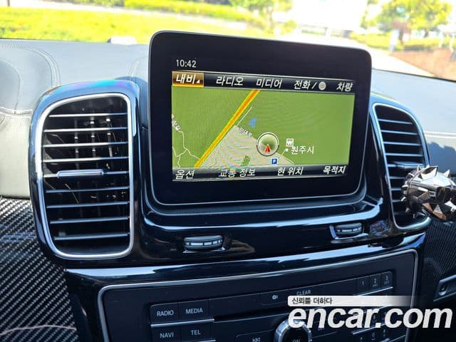 Mercedes-Benz GLE-Class 2019 — Photo 18/20