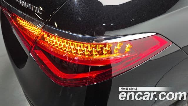 Mercedes-Benz S-Class 2023 — Photo 3/33