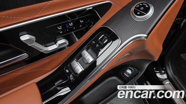 Mercedes-Benz S-Class 2023 — Photo 15/33