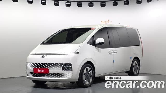 Hyundai Staria 2021 — ფოტო 1/20