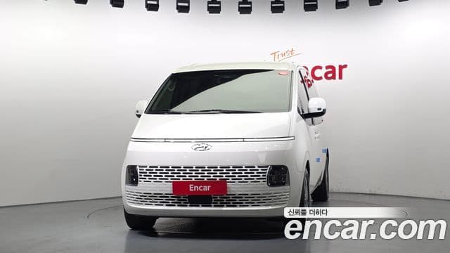 Hyundai Staria 2021 — ფოტო 3/20