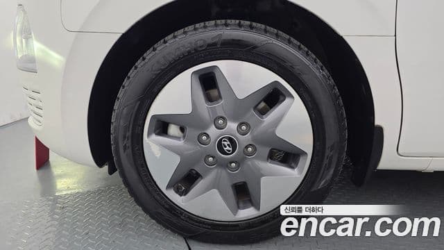 Hyundai Staria 2021 — ფოტო 5/20