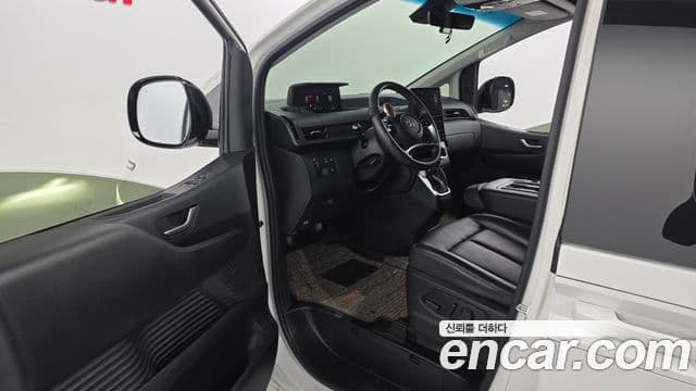 Hyundai Staria 2021 — ფოტო 10/20