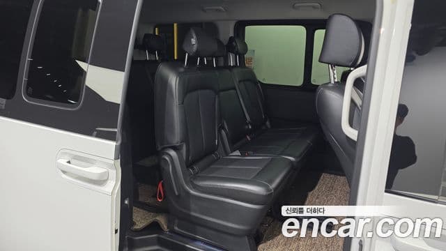 Hyundai Staria 2021 — ფოტო 12/20