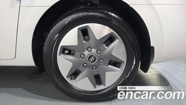 Hyundai Staria 2021 — Photo 17/31