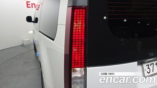 Hyundai Staria 2021 — Photo 13/31