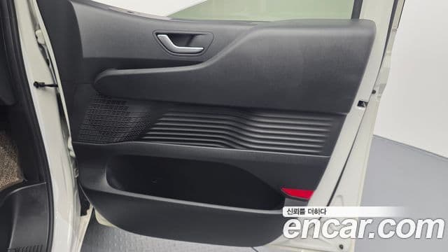 Hyundai Staria 2021 — Photo 9/31