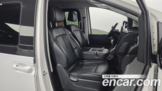 Hyundai Staria 2021 — Photo 20/31