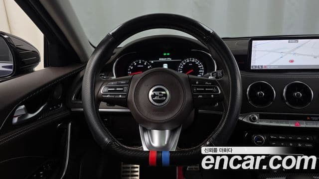 Kia Stinger 2020 — ფოტო 13/20