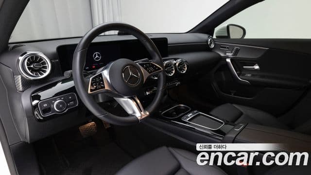 Mercedes-Benz A-Class 2024 — Şəkil 12/20