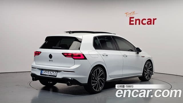 Volkswagen Golf 2024 — ფოტო 2/20