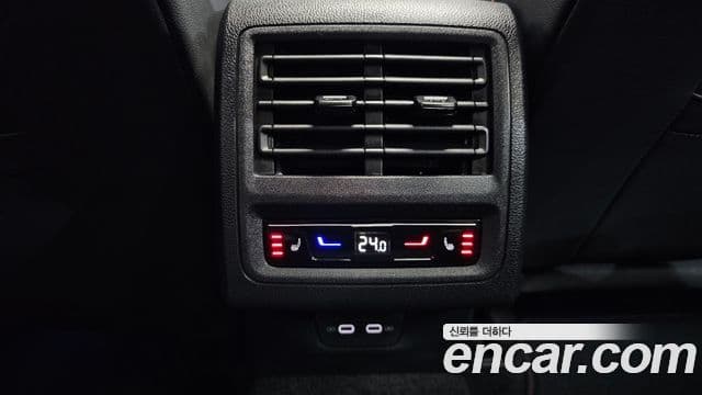 Volkswagen Golf 2024 — ფოტო 19/20