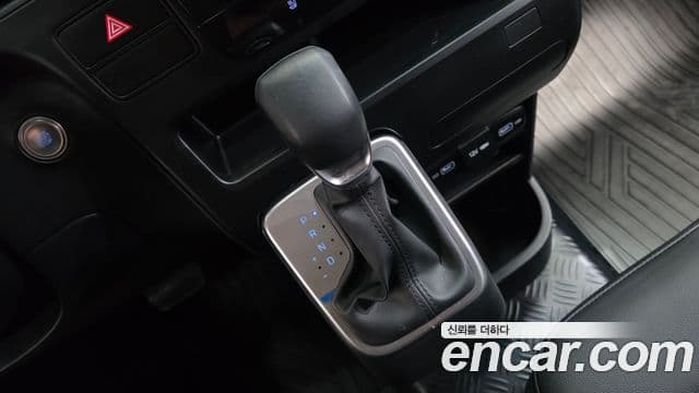 Hyundai Staria 2024 — Şəkil 9/20