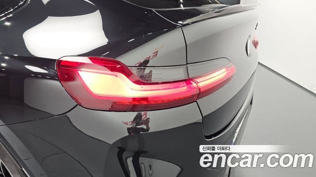 BMW X4M 2023 — Photo 20/31