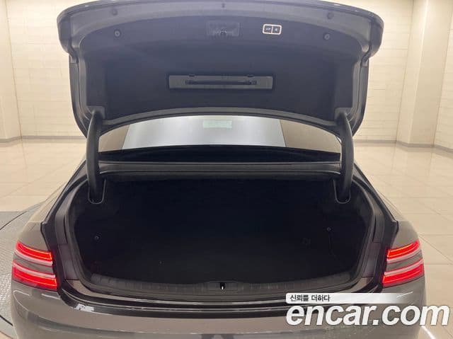 Genesis Electrified G80 2022 — ფოტო 18/20