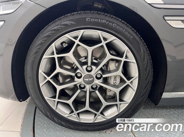 Genesis Electrified G80 2022 — ფოტო 19/20