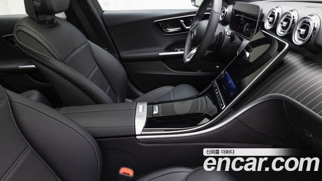 Mercedes-Benz C-Class 2025 — Фото 7/20