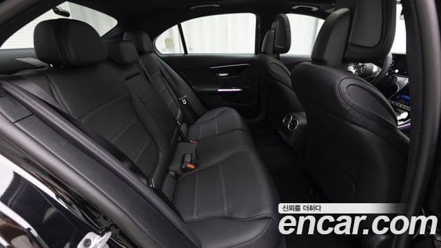 Mercedes-Benz C-Class 2025 — Фото 8/20