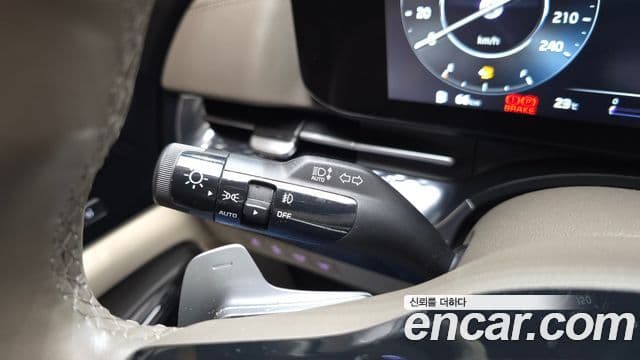 Kia Carnival 2022 — Şəkil 16/20