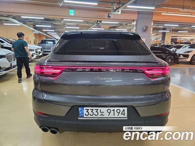 Porsche Cayenne 2020 — ფოტო 9/20
