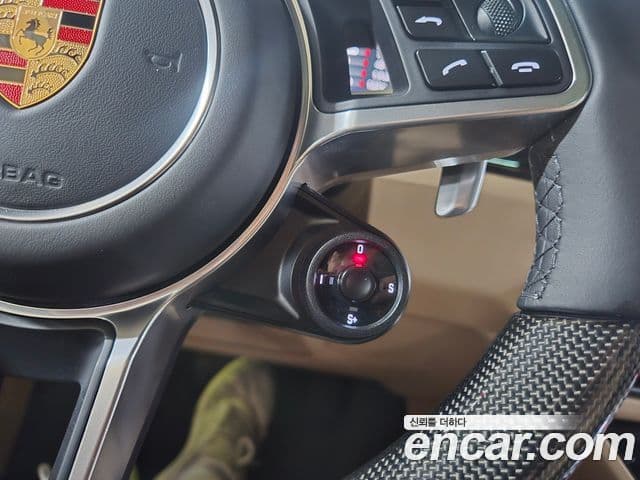 Porsche Cayenne 2020 — ფოტო 11/20