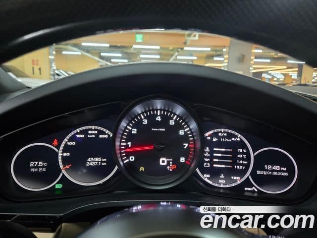 Porsche Cayenne 2020 — ფოტო 8/20