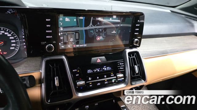 Kia Sorento 2023 — Фото 14/20