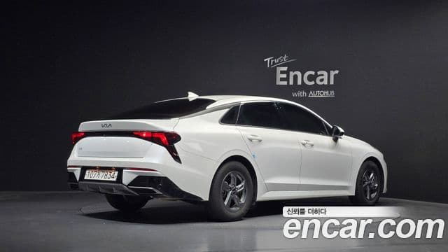 Kia K5 2023 — ფოტო 2/20