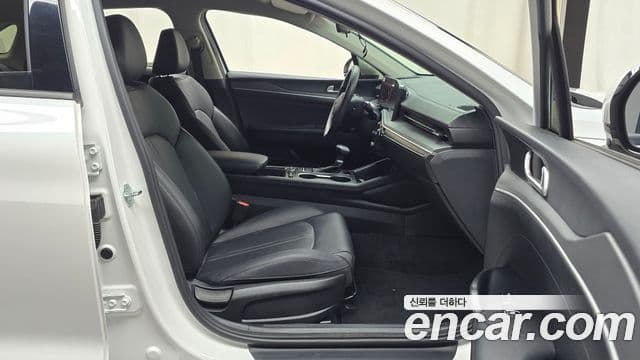 Kia K5 2023 — ფოტო 26/30