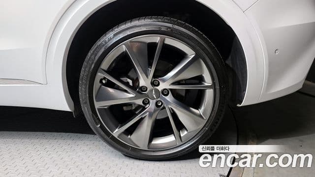 Genesis GV70 2021 — Photo 13/30