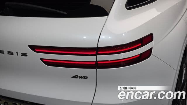 Genesis GV70 2021 — Photo 18/30